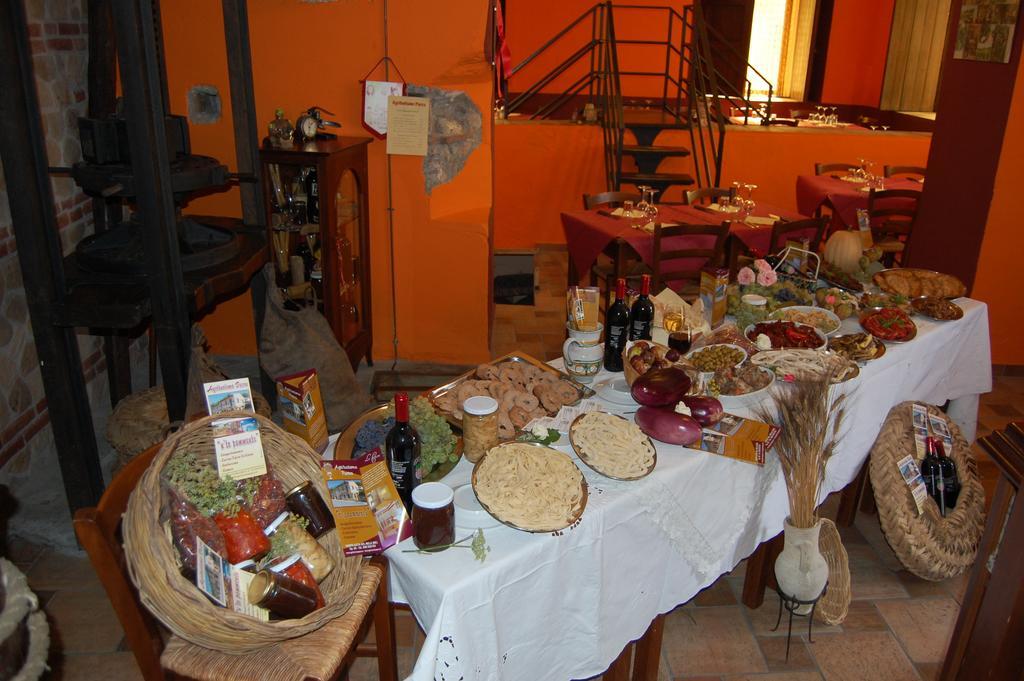 Agriturismo Parra Santa Lucia del Mela Buitenkant foto