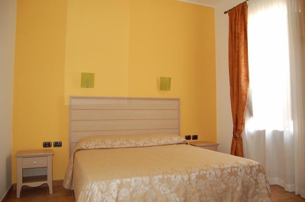 Agriturismo Parra Santa Lucia del Mela Buitenkant foto