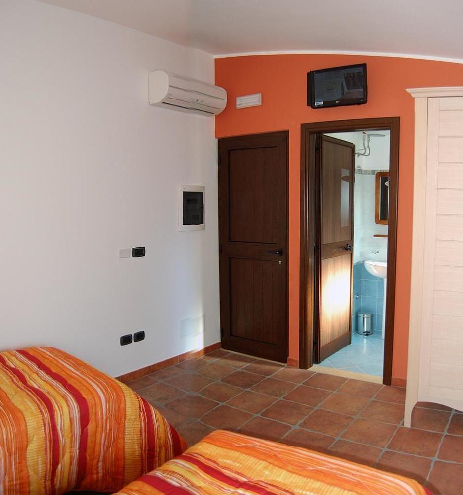 Agriturismo Parra Santa Lucia del Mela Buitenkant foto