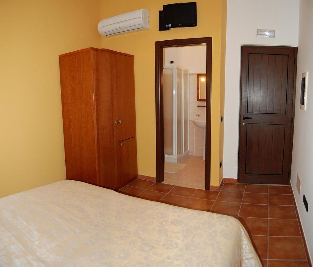 Agriturismo Parra Santa Lucia del Mela Buitenkant foto