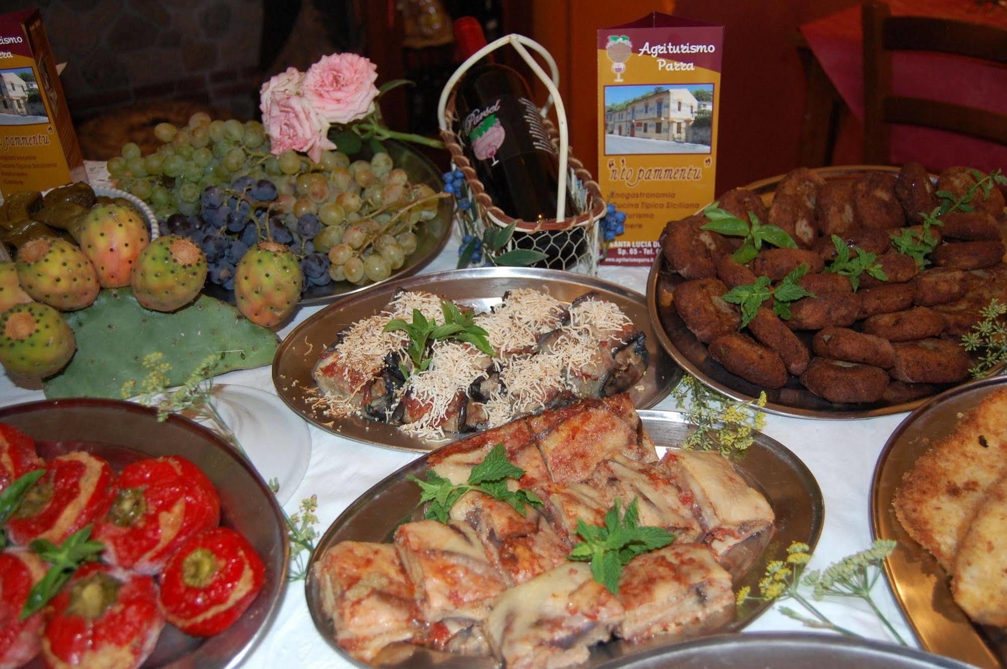 Agriturismo Parra Santa Lucia del Mela Buitenkant foto