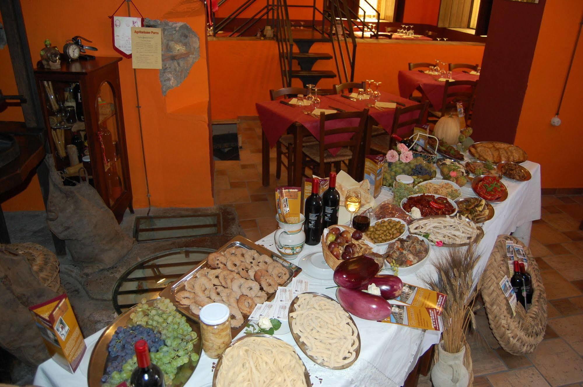 Agriturismo Parra Santa Lucia del Mela Buitenkant foto