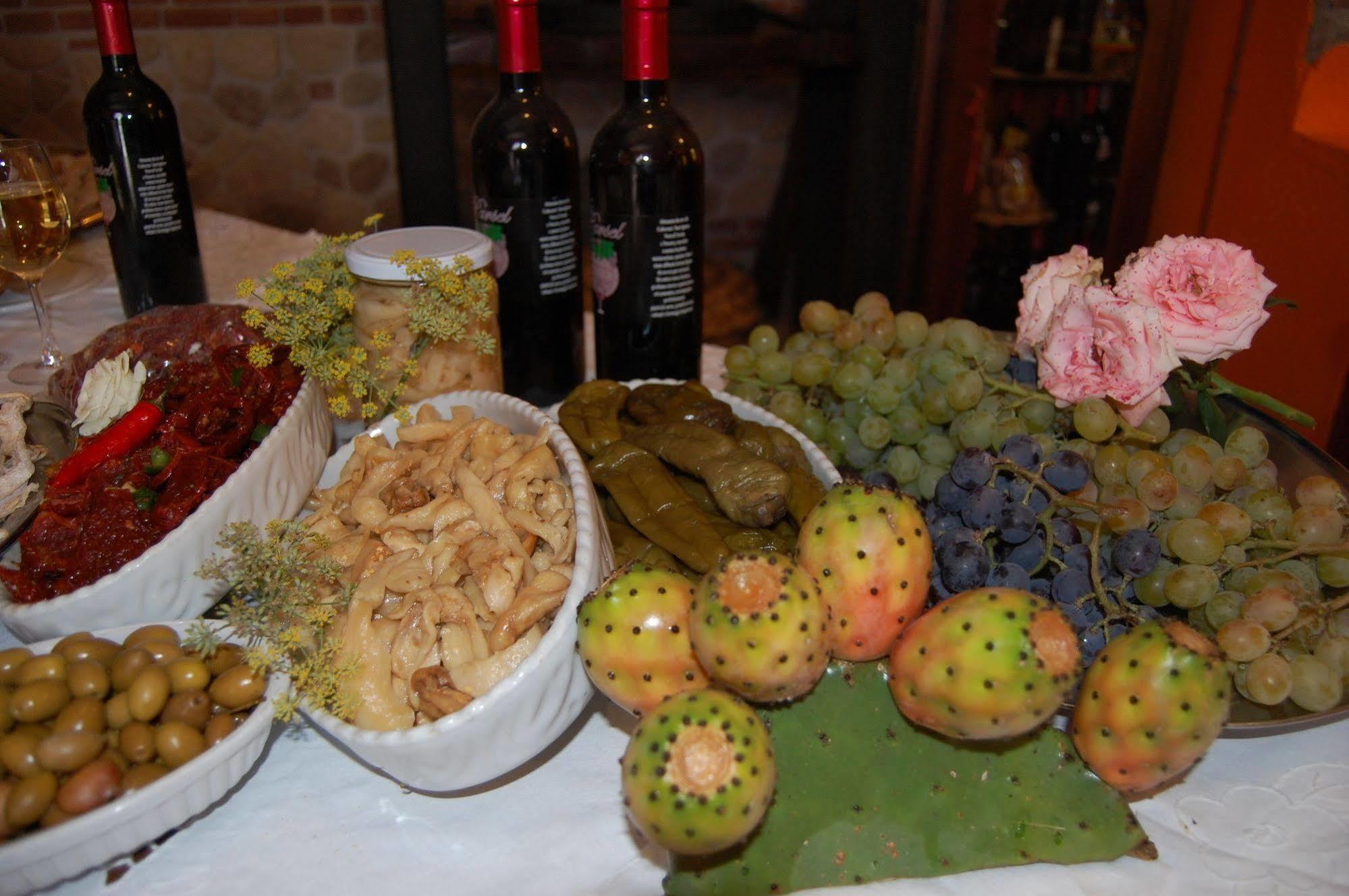 Agriturismo Parra Santa Lucia del Mela Buitenkant foto