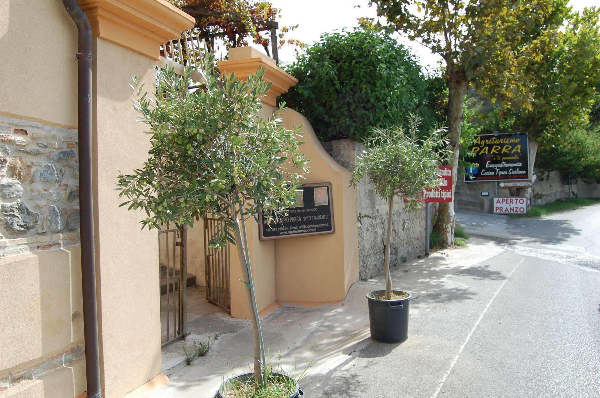 Agriturismo Parra Santa Lucia del Mela Buitenkant foto