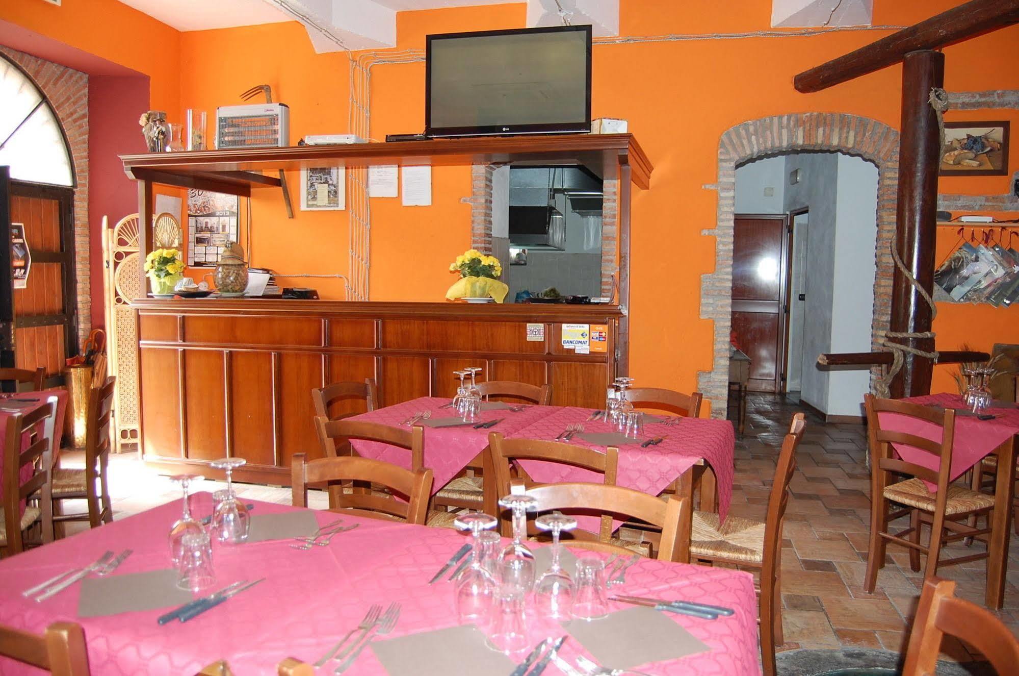 Agriturismo Parra Santa Lucia del Mela Buitenkant foto
