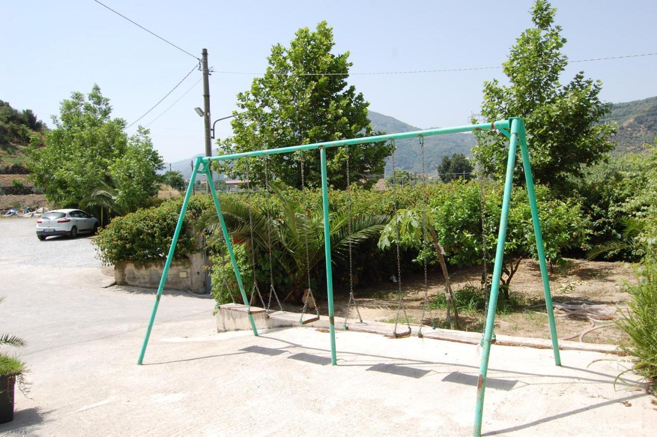 Agriturismo Parra Santa Lucia del Mela Buitenkant foto